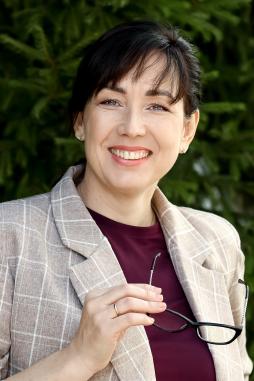 ЯСТРЕБКОВА Наталья Владимировна